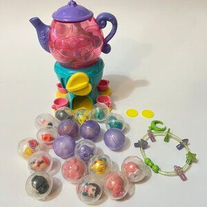Squinkies Tea Time Surprize Playset Capsule Gumball Machine with 23 Squinkies